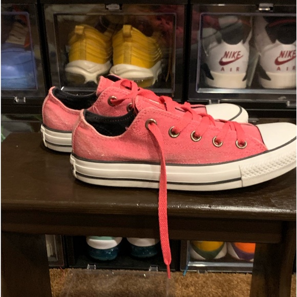 Converse - Picture 2 of 6